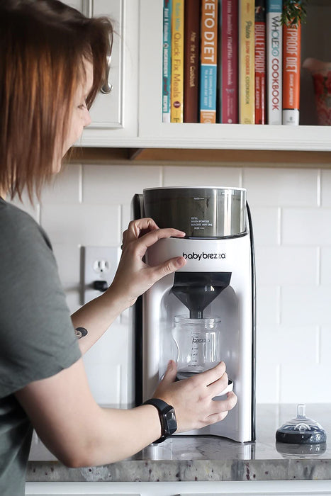 Baby Brezza - Formula Pro Advanced - Instant und automatischer Flaschenformulierer - dosiert und mischt heißes Wasser und Milchpulver auf Knopfdruck