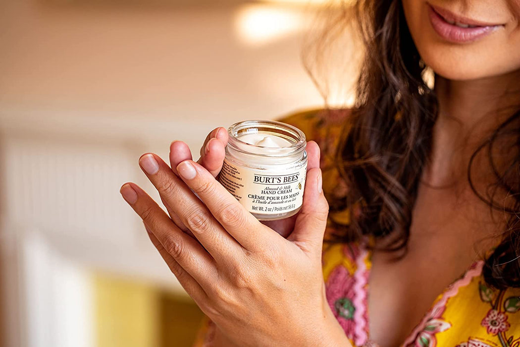99% natürliche feuchtigkeitsspendende Mandel- und Milch-Handcreme — 56,6 Gramm Glas