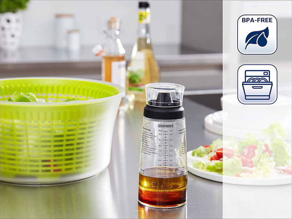 Leifheit Dressing Shaker, hochwertige Glasflasche mit verschiedenen Rezepten für Salatdressings, Messbecher mit tropffreien Ausguss