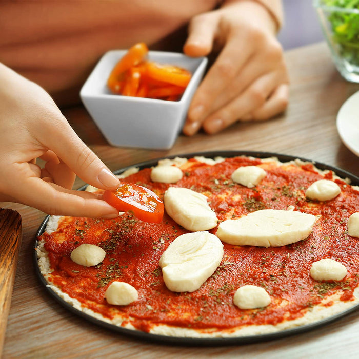 Pizzablech, 2er Set, rund, gelocht, antihaft, Pizza & Flammkuchen, Carbonstahl, Knusperblech, ∅ 32 cm, grau