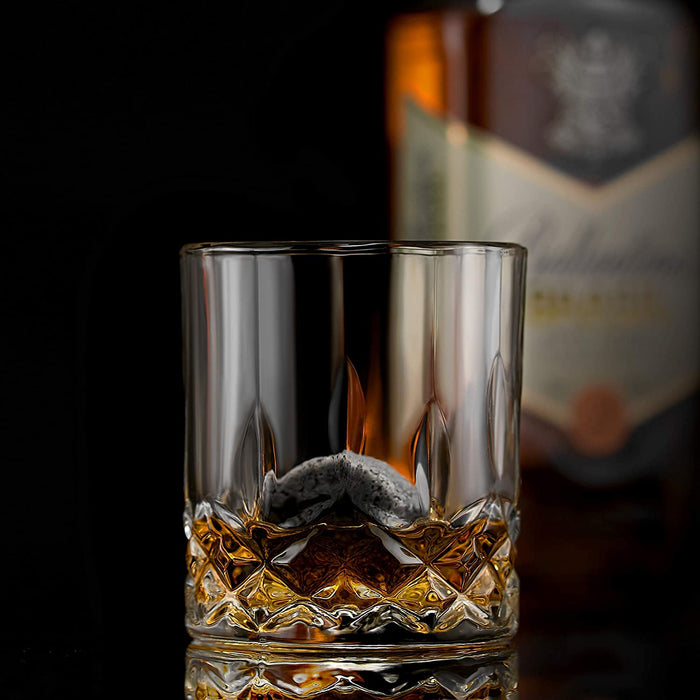 Whiskey Steine Set - 6 Handgefertigte Runde Granit Whisky Steine - 2 Kristall Whisky Gläser - Präsentations- und Aufbewahrungsbrett aus Hartholz