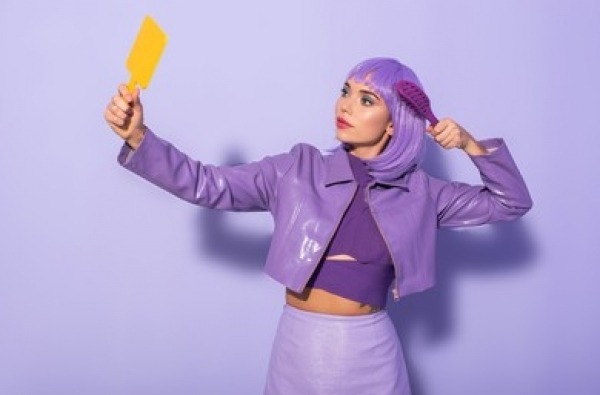 démêlage des cheveux synthétiques